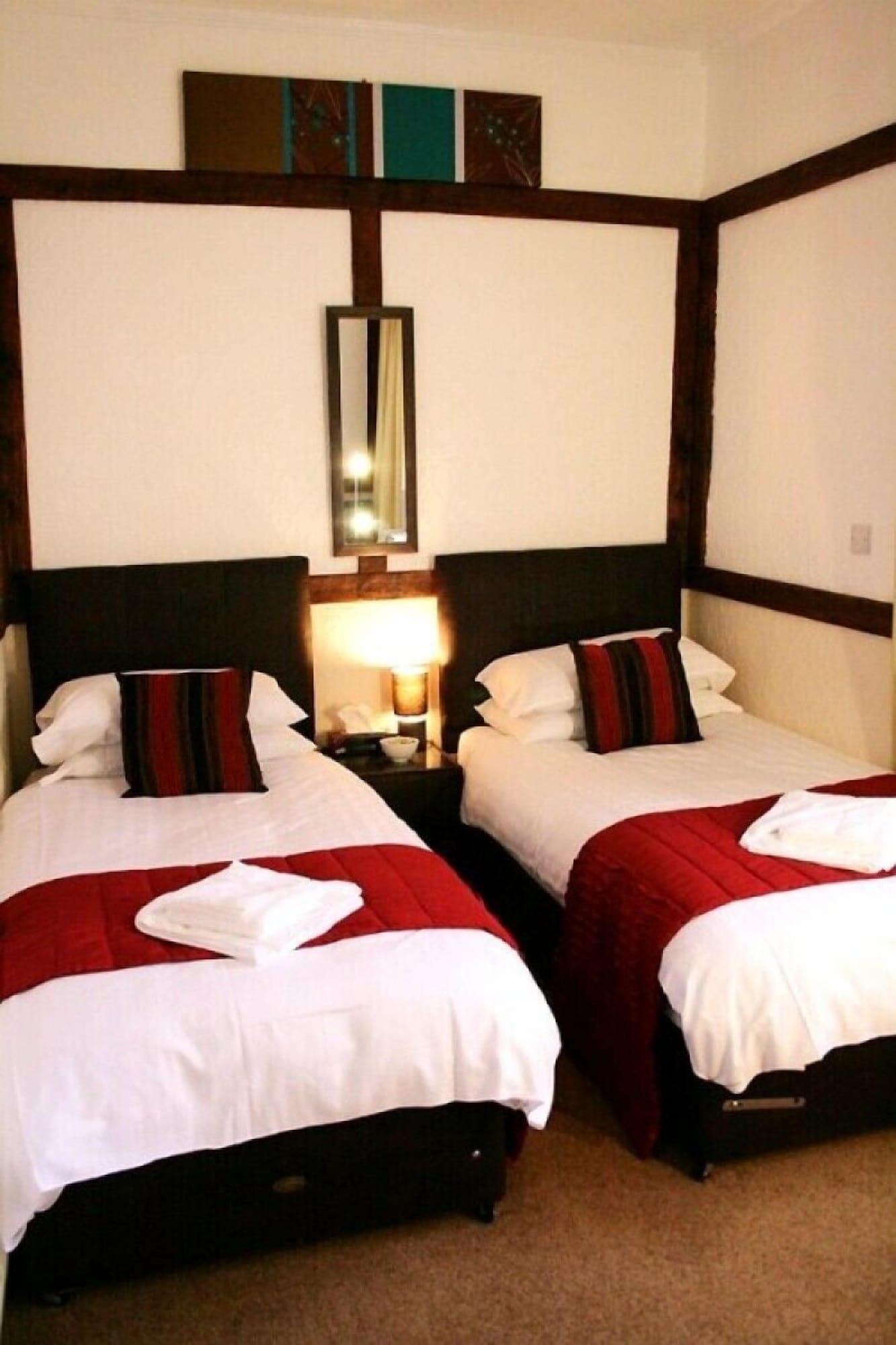The Crown Hotel Newton Stewart Bagian luar foto