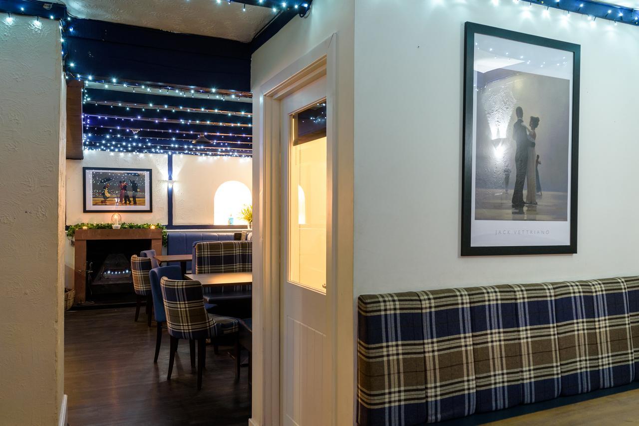 The Crown Hotel Newton Stewart Bagian luar foto