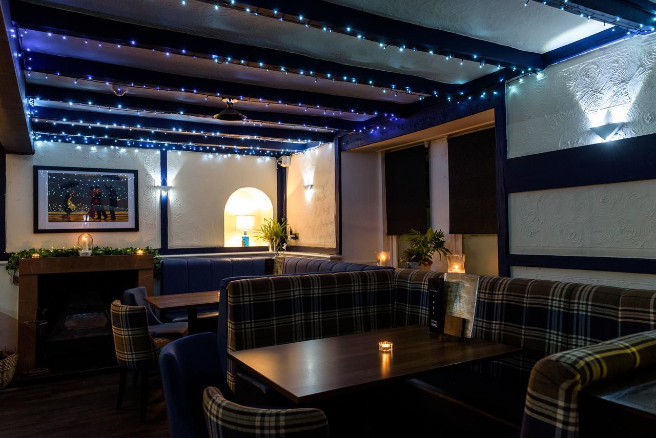 The Crown Hotel Newton Stewart Bagian luar foto